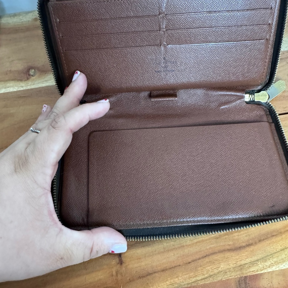 Louis Vuitton Zippy Brown Monogram Wallet - Picture 14 of 16